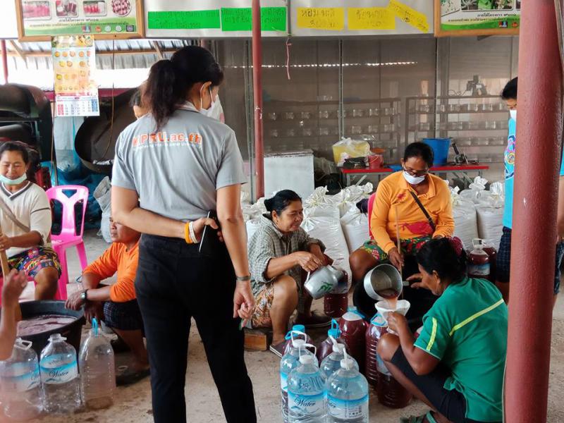 4. กิจกรรมการเลี้ยงแตนเบียนและการทำน้ำหมักสังเคราะห์แสง วันที่ 20 - 21 กุมภาพันธ์ 2561  ณ ศาลาประชาคมบ้านวังสระทอง ต.หนองหลวง อ.ลานกระบือ จ.กำแพงเพชร